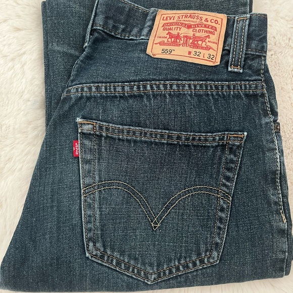 LEVI’S Dark Rinse Relaxed Fit Jeans - Picture 3 of 5